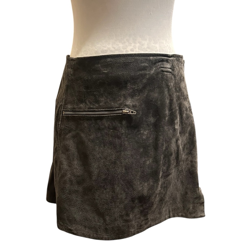 BLANKNYC Gray Suede Mini Skirt with Zipper Detail